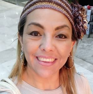 Meet your Posher, Claudia